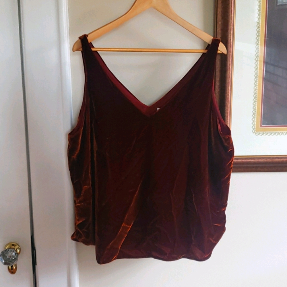 V neck tank